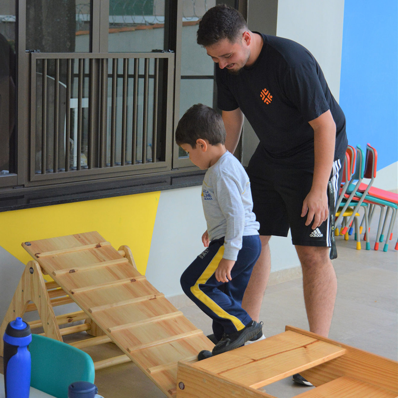 Psicomotricidade Escolar - BRINCADEIRAS COM BOLINHAS 